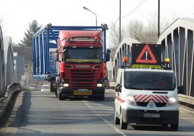 Atenție, șoferi!: Transport agabaritic desfășurat pe ruta Borș – Tăuții Măgherăuș până săptămâna viitoare. Care este traseul complet