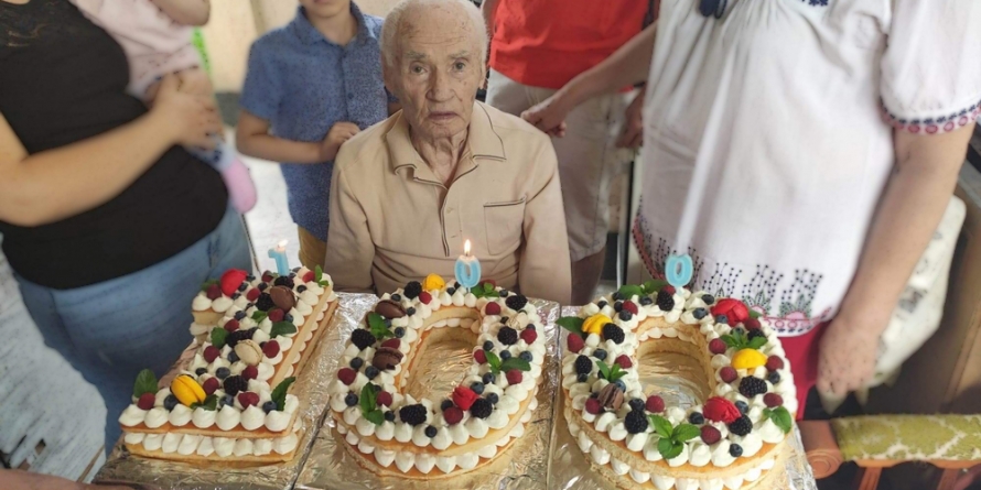 Maramureșeanul Simion Mărieș a împlinit 100 de ani; care este secretul longevității sale