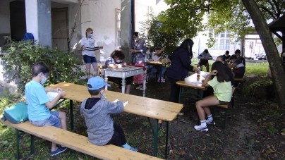 „Vacanță în curtea casei” – ateliere de vară pentru copii la Muzeul Maramureșan din Sighetu Marmației (GALERIE FOTO)