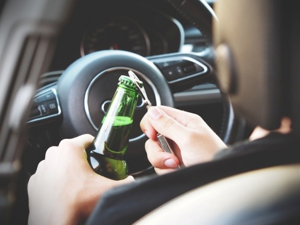 De Paști: Un bărbat și o femeie prinși la volan cu alcoolemie