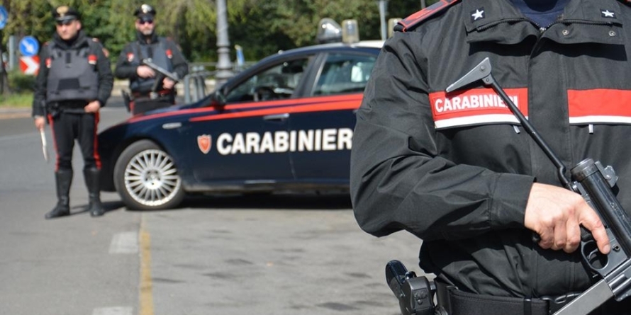 Anchetă în Italia: Un bărbat și o femeie din Borșa, arestați pentru agresiune sexuală