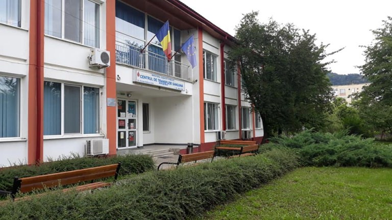 Exemple pozitive, eroi mai puțin cunoscuți: Încă două persoane vindecate de COVID-19 au donat plasmă. Un pompier din Maramureș a donat sânge de peste 50 de ori (FOTO)