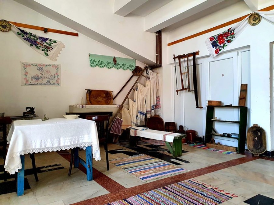 Inedit: Expoziție de artă tradițională în incinta Casei de Cultură din Cavnic (FOTO)