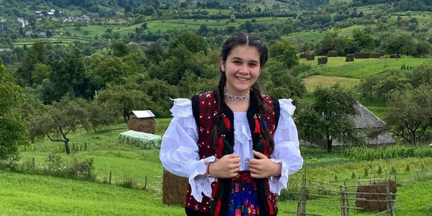 De vorbă cu Iulia Ioana Vlad: „Părinții mi-au descoperit talentul, însă nu știu dacă am moștenit pe cineva anume, este un dar de la Dumnezeu” (FOTO)