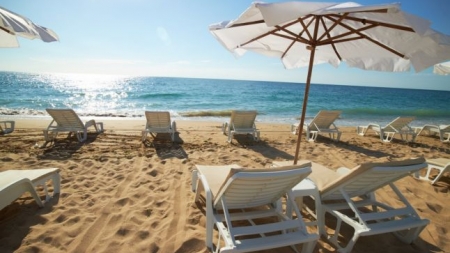 FPTR: Cazare la mare de la 45 de lei pe noapte în luna septembrie, prin programul ”Litoralul pentru toţi”