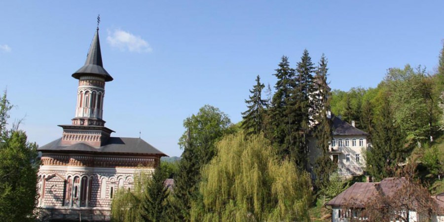 Programul liturgic al Mănăstirii Rohia pentru Sărbătoarea Tăierii Capului Sfântului Ioan Botezătorul