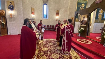 PS Timotei Sătmăreanul a săvârșit Sfânta Liturghie la Mănăstirea Scărișoara Nouă (GALERIE FOTO)