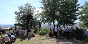 Schitul „Schimbarea la Față” din Baia Mare și-a prăznuit hramul; Sfânta Liturghie a fost oficiată de PS Timotei Sătmăreanul (GALERIE FOTO)