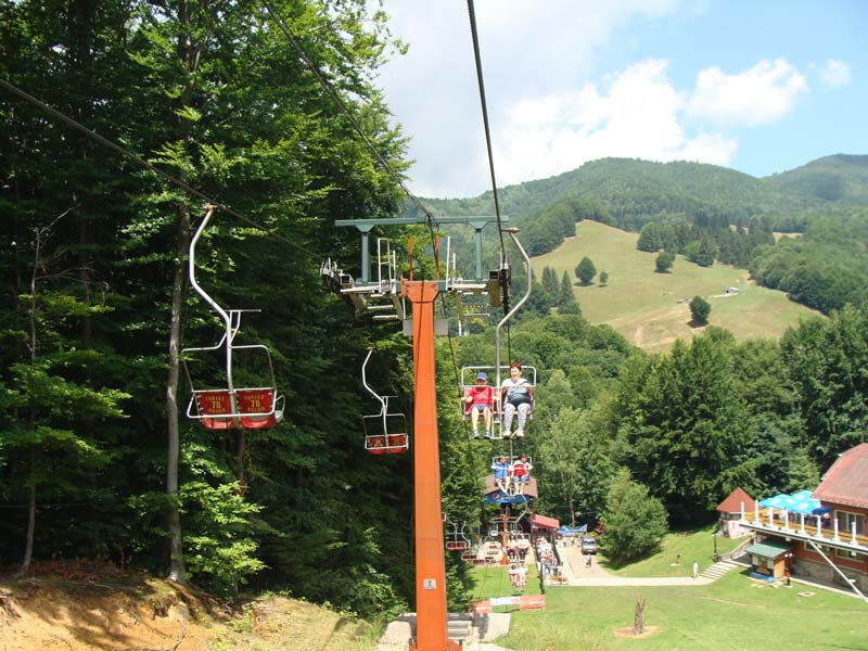 Intervenție: Unui turist i s-a făcut rău în telescaunul care urcă la Șuior