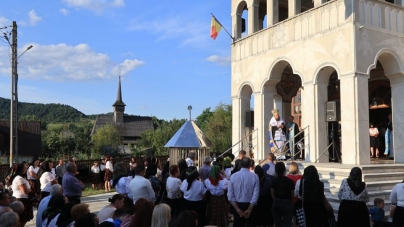 PS Timotei Sătmăreanul a săvârșit slujba Paraclisului Maicii Domnului în Parohia Săliște I (GALERIE FOTO)