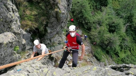 10 voluntari aspiranți ai Serviciului Public Județean Salvamont Maramureș susțin testarea în vederea participării la Școala Națională Salvamont România