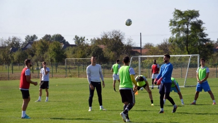 Fotbal, Liga 2: ACSF Comuna Recea așteaptă Rapidul având pe banca tehnică doi foști rapidiști. Un australian întărește lotul