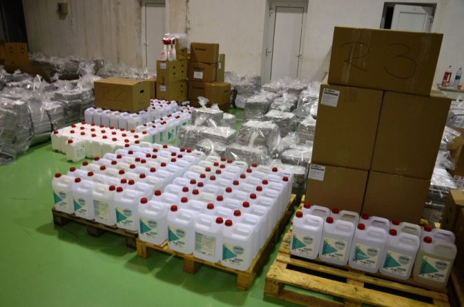 Pregătiri pentru alegeri: Materialele electorale și de protecție sanitară, predate UAT-urilor din Maramureș sub pază militarizată. Situația, în cifre (FOTO)