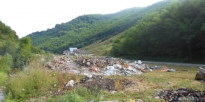 Exclusiv: Rezultatele controalelor efectuate de Apele Române în Maramureș. Două primării sancționate din cauza salubrizării deficitare a cursurilor de apă (FOTO)