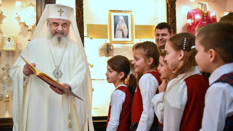 Patriarhul, mesaj la începerea școlii: Educaţia este prioritatea fundamentală a oricărei societăţi care doreşte dezvoltarea