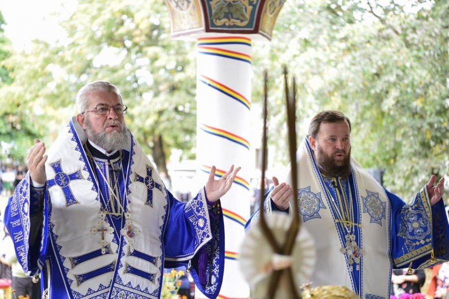 Unde liturghisesc și predică ierarhii în această duminică