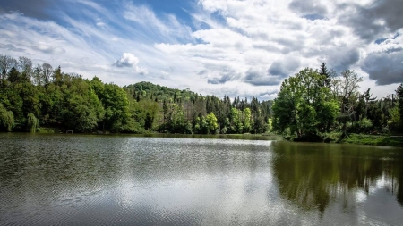 Lacul Lighet din Târgu Lăpuș, alegerea ideală pentru o zi frumoasă de toamnă (GALERIE FOTO)