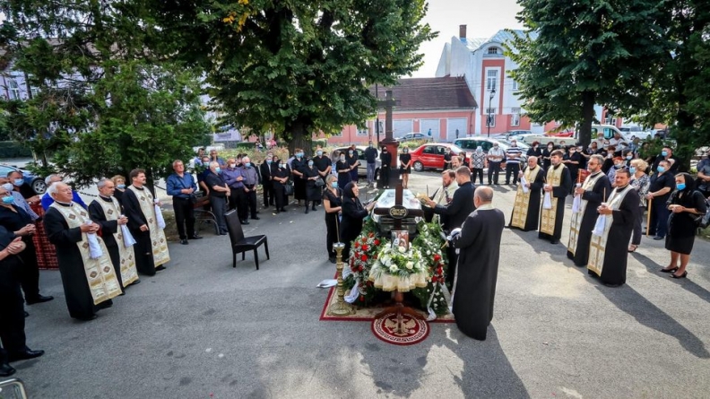 A fost înmormântat preotul maramureșean Nuțu Ivanciuc (GALERIE FOTO)