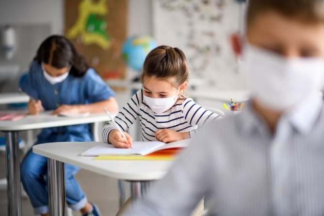 Școala în timp de pandemie: Cum se vor desfășura cursurile în unitățile de învățământ din Maramureș. Vezi lista completă, în funcție de rata de infectare (DOCUMENT)