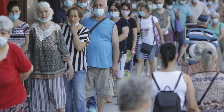 Românii, tot mai săraci: O treime din familii au restanțe la facturi din cauza veniturilor mici