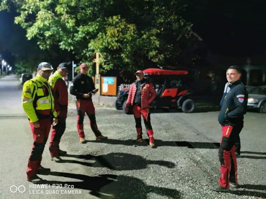 Tineri rătăciți în Munții Țibleș, recuperați de salvamontiștii maramureșeni