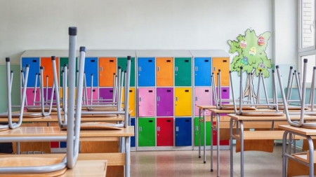 Școala în timp de pandemie: În o treime din unitățile de învățământ din Maramureș cursurile se desfășoară strict online. Vezi distribuția pe scenarii