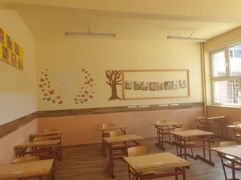 Școala în timp de pandemie: 191 unități de învățământ din Maramureș se află în scenariul roșu. 47.954 elevi fac cursurile online. Noua distribuție pe scenarii