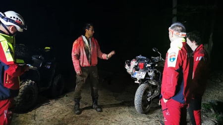 Acțiune Salvamont Maramureș: Motociclist străin recuperat din pădure în miez de noapte