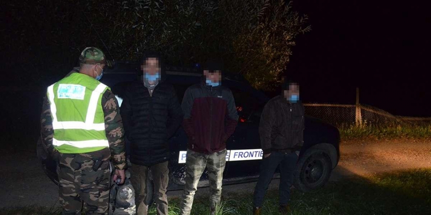 Trei cetățeni din Algeria au fost opriți la frontiera de nord a țării