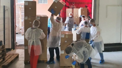 În urma unei licitații: Cinci milioane de măști chirurgicale, livrate de Grupul Taparo Târgu Lăpuș prefecturilor din toată țara, pentru alegerile locale