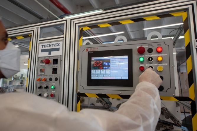 Ofertă de joburi: Prima fabrică românească de echipamente de protecție personală și medicală, aparținând Grupului Taparo Târgu Lăpuș, angajează studenți! (VIDEO)