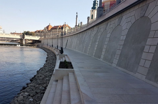 Lucrări intense: Zona de promenadă din Oradea, de pe Crișul Repede, aproape gata. Iată cum arată! (FOTO)