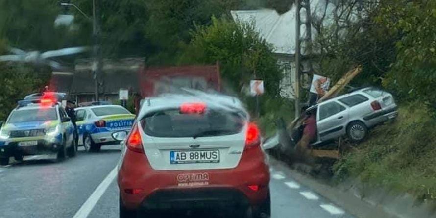 Accident în Dănești: Șoferul avea 0,60 mg/l alcool în aerul expirat