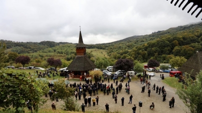Mănăstirea Rohița și-a prăznuit hramul; în mijlocul credincioșilor s-a aflat și PS Iustin (GALERIE FOTO)