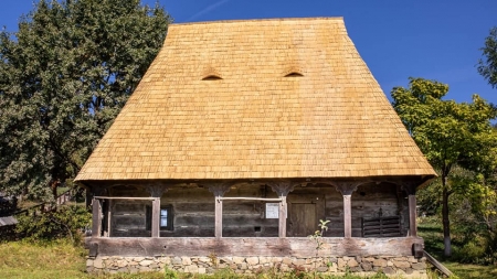 „Săptămâna Satului”: Sunteți invitați la Muzeul Satului din Baia Mare să admirați interiorul gospodăriei țărănești și să faceți un popas la Casa Berbești (GALERIE FOTO)