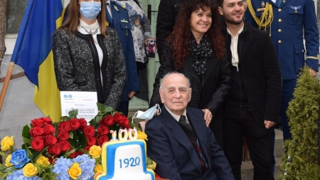 Un Om care a scris istorie: Colonelul Marin Stănescu din Vișeu de Sus a împlinit 100 de ani. A fost rănit de trei ori în război și a fost decorat pentru curaj (FOTO)