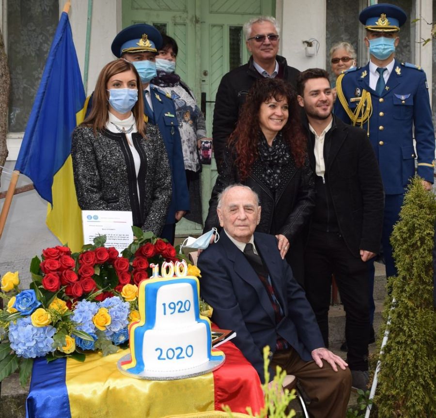 Un Om care a scris istorie: Colonelul Marin Stănescu din Vișeu de Sus a împlinit 100 de ani. A fost rănit de trei ori în război și a fost decorat pentru curaj (FOTO)