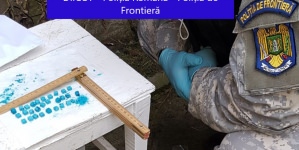 Percheziții domiciliare: Un întreg arsenal de substanțe interzise, descoperit în Rona de Sus. Un tânăr de 22 de ani a fost arestat preventiv (VIDEO ȘI FOTO)