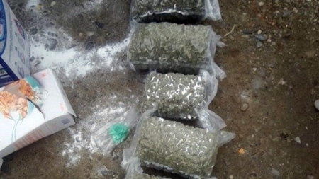 Cazul coletului cu substanțe interzise din Sighetu Marmației: Bărbatul a primit cocaina și cannabisul din Spania. Acum se află în arest preventiv