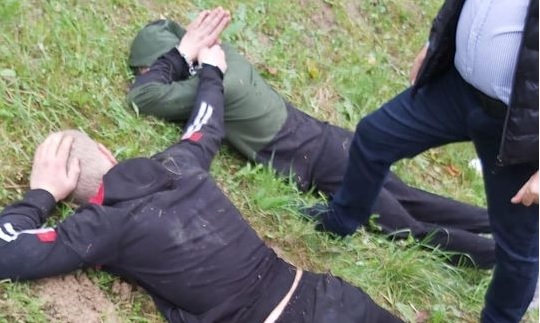 Actualizare 4: Alertă maximă: Ucrainenii evadați din Centrul de Arest al IPJ Maramureș au fost găsiți în satul Mara. Au fost inițial arestați pentru trafic de migranți (FOTO)