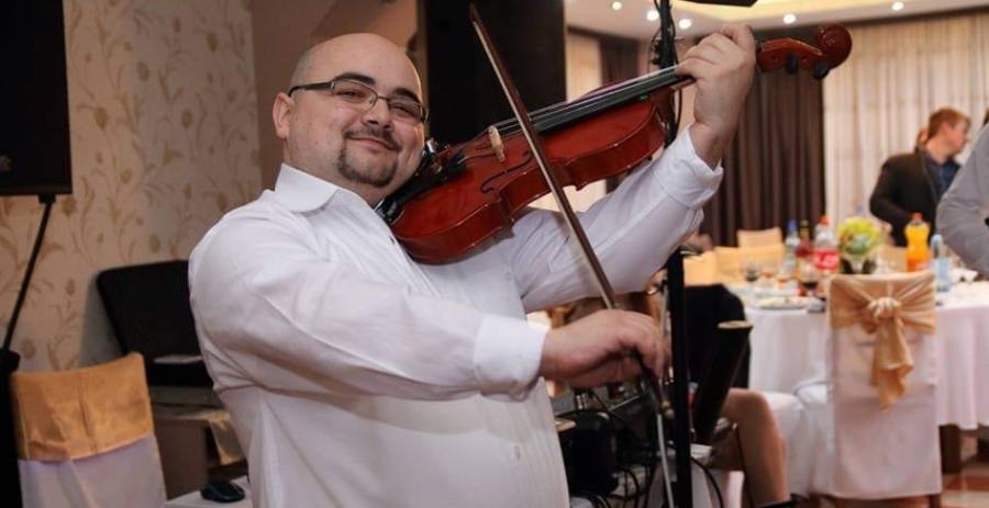 Lumea artiștilor din Maramureș, iarăși în doliu: Violonistul Fabian Ghișe a plecat dintre noi la numai 29 de ani! Era membru al Ansamblului Transilvania (VIDEO)