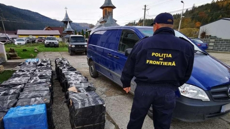 Acţiuni intense la graniţa de nord: Peste 54.000 de pachete cu țigări de contrabandă reținute