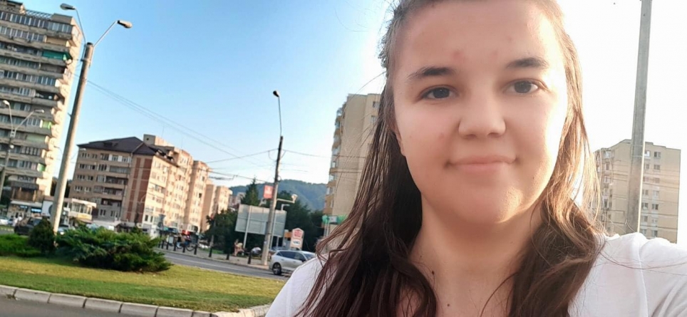 Actualizare 3: Alertă: Minora în vârstă de 17 ani din Cavnic care a fugit de acasă a fost găsită în Craiova. Ar fi acceptat să se mărite cu un camionagiu (FOTO)