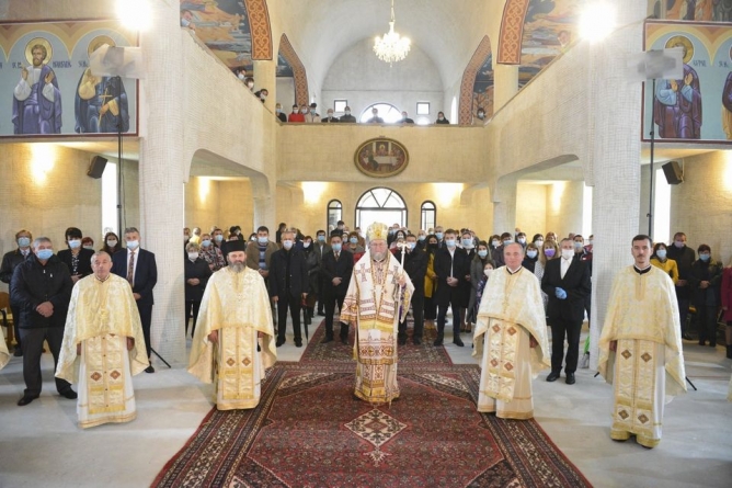 Sfânta Liturghie Arhierească în Parohia „Sfântul Mare Mucenic Dimitrie” Baia Mare (GALERIE FOTO)