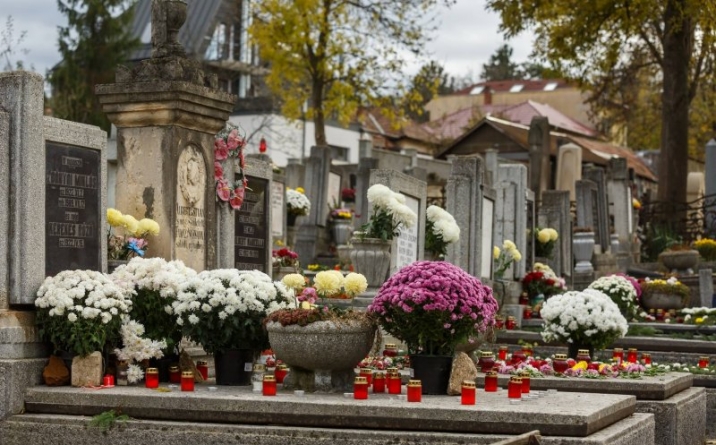Episcopia organizează Proiectul Eparhial – Concurs intitulat „Cimitirul parohial – spațiu sacru, loc al odihnei și comuniunii celor adormiți”