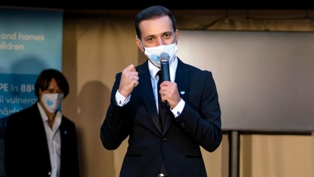 Cadou de ziua sa: Mihai Morar a primit, la reședința ambasadorului Marii Britanii, misiunea de ambasador al organizației “Hope and Homes for Children România” (FOTO)