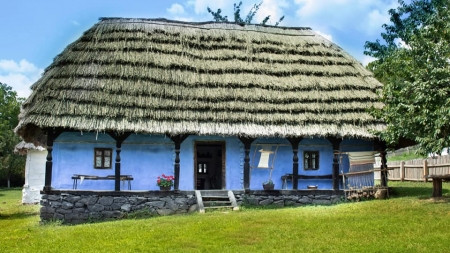 Casa Bozânta Mare, una dintre cele mai frumoase căsuțe din Muzeul Satului Baia Mare (GALERIE FOTO)