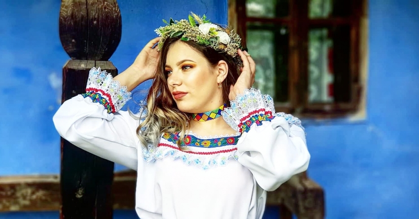Competiție: Băimăreanca Nicoleta-Iulia Câmpan va participa la Concursul „Muzica ne poate uni” cu o frumoasă colindă tradițională din Maramureș (VIDEO)