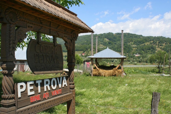 COVID-19, valul 2: Comuna Petrova, prima unitate administrativ-teritorială din Maramureș care intră în carantină totală. Lista măsurilor luate (FOTO)