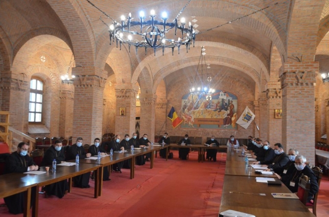 La Mănăstirea Rohia s-a desfășurat programul de formare pentru preoți ”Biserica în fața fenomenului dependențelor de tehnologie digitală, alcool și droguri” (GALERIE FOTO)